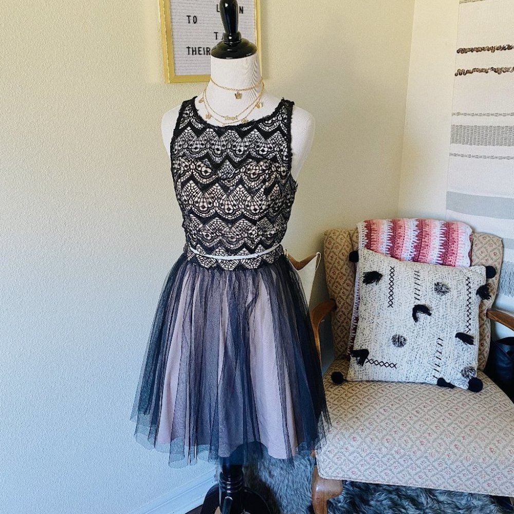 Sequin Hearts Prom / Homecoming Lace Dress Size 5